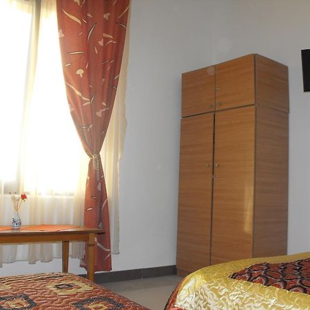 Casa Rustica Hotel Focşani Стая снимка