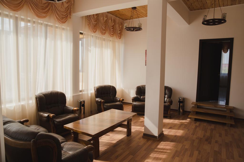 Casa Rustica Hotel Focşani Екстериор снимка