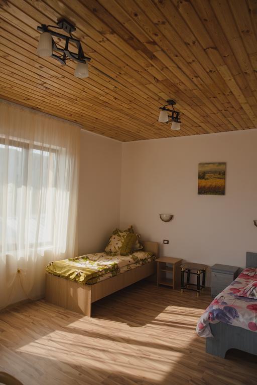Casa Rustica Hotel Focşani Стая снимка