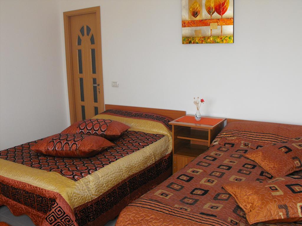 Casa Rustica Hotel Focşani Стая снимка